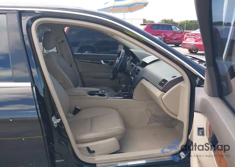 2009 Mercedes-Benz C 300 Sport из США, поврежденный, VIN WDDGF54X39R055705